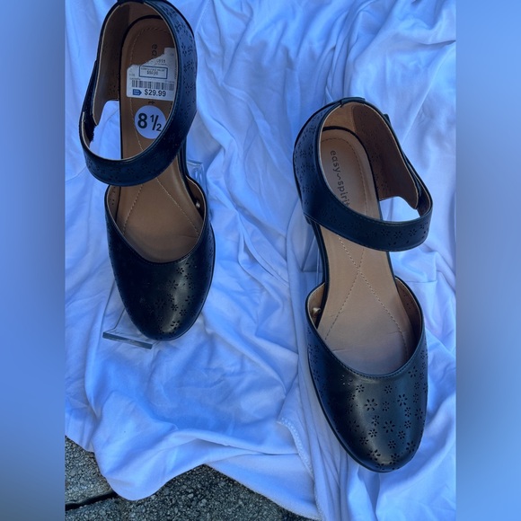 Easy Spirit Black Women's Heels - Picture 3 of 3